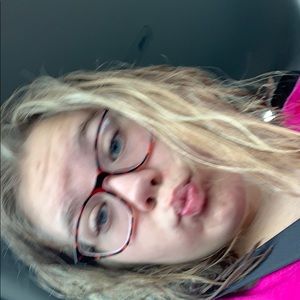 Meet your Posher, Abigail